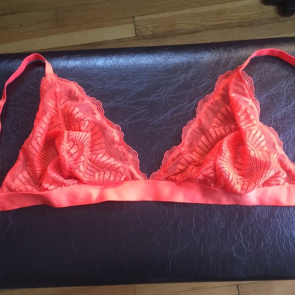 ASOS wireless high apex coral bralette 30H (UK) - Picture 2 of 7